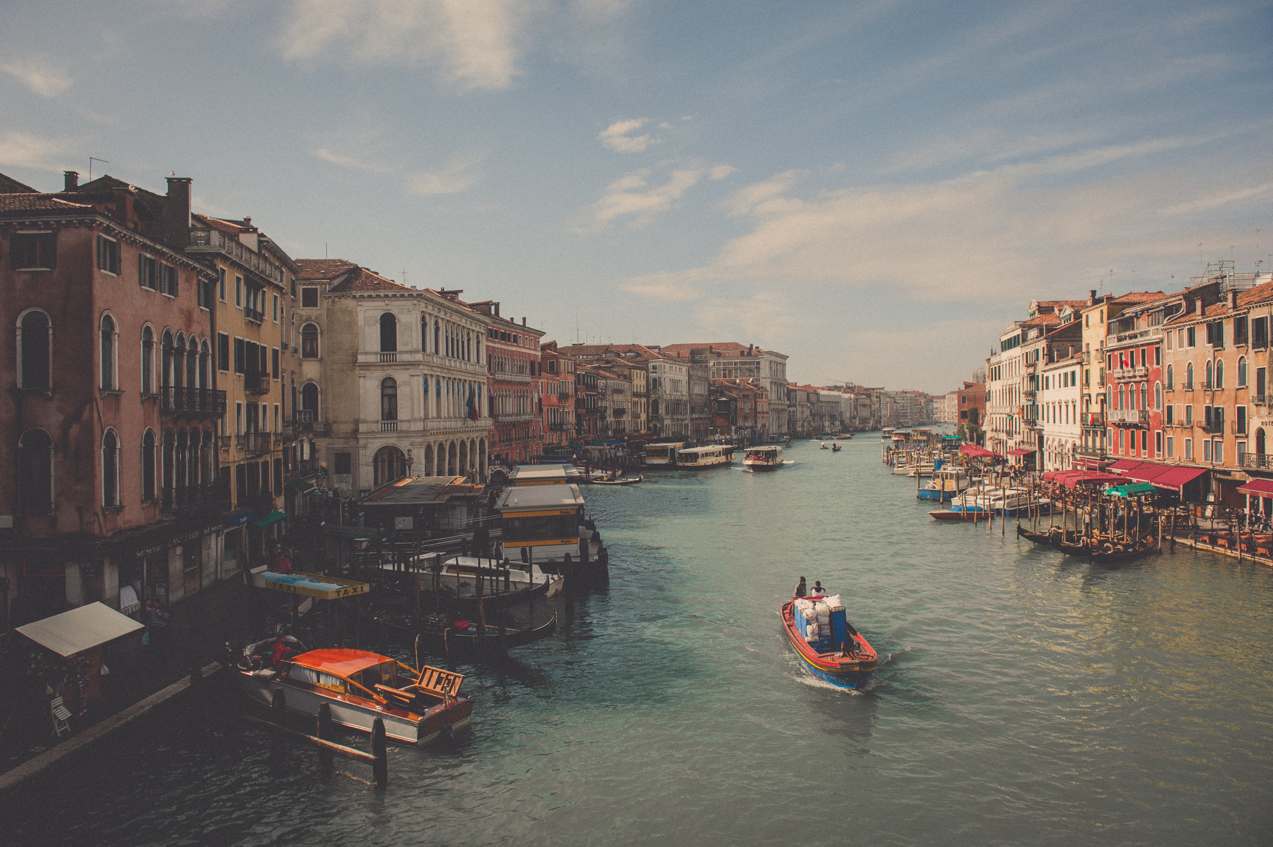 Grand Canal at Work - Notice the Space